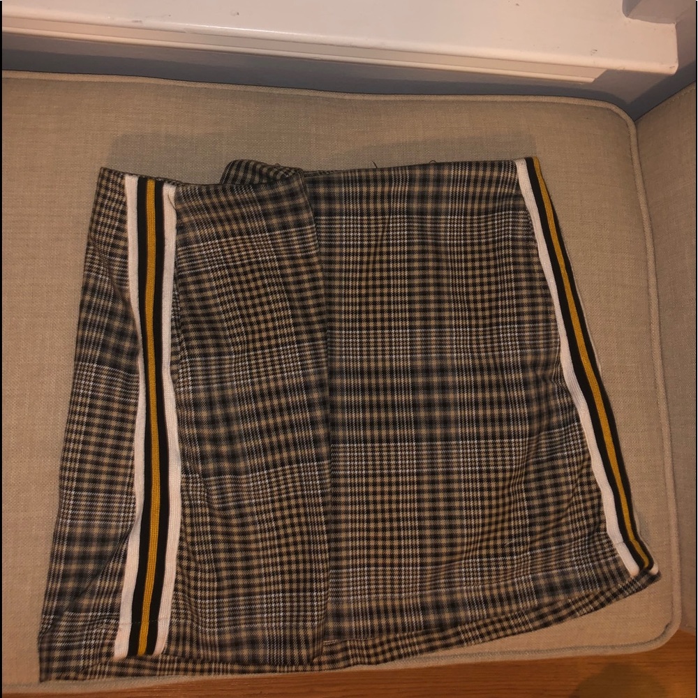 urban outfitters plaid mini skirt